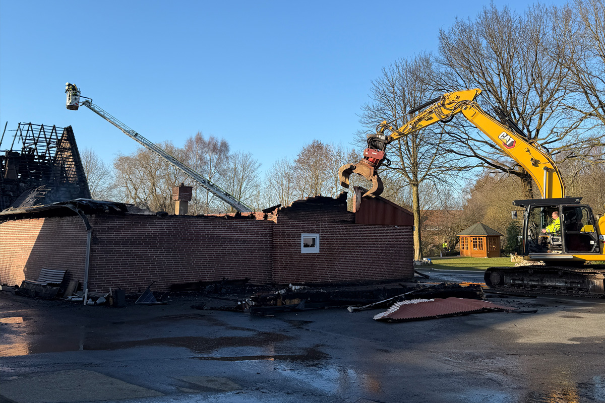 Steddorf – Großbrand zerstört Wohnhaus mit Schwimmbad