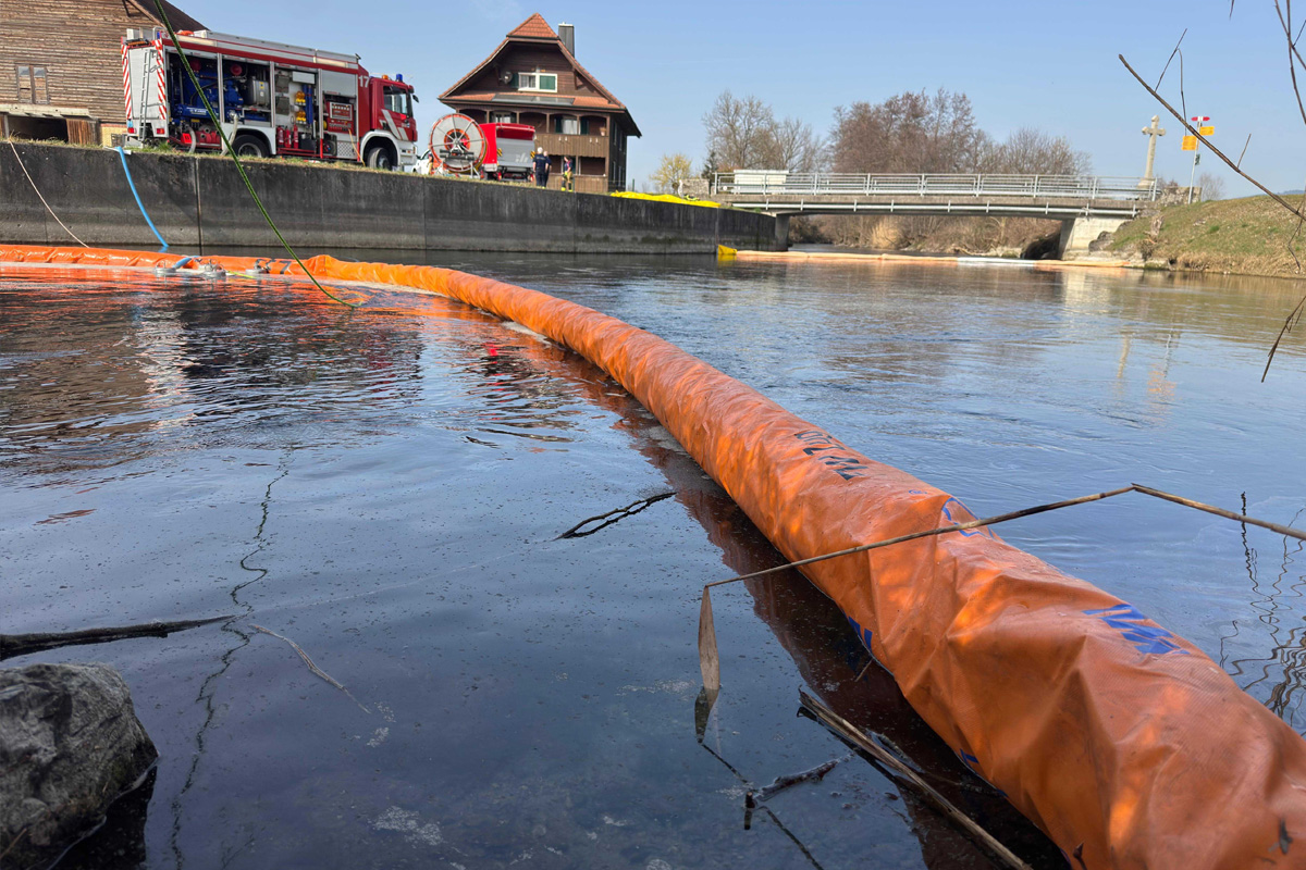 Cham ZG – Mehrere hundert Liter Heizöl gelangen in die Lorze