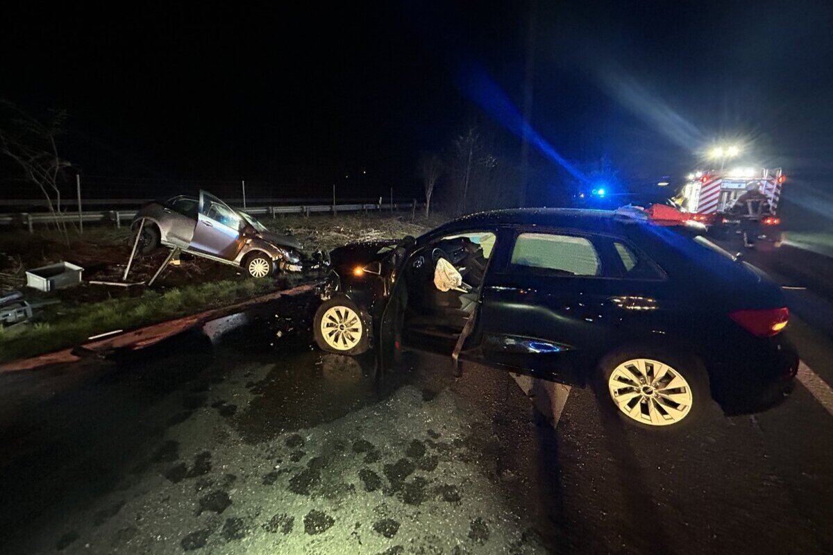 Frontalkollision in Oberentfelden AG – Zwei Frauen schwer verletzt