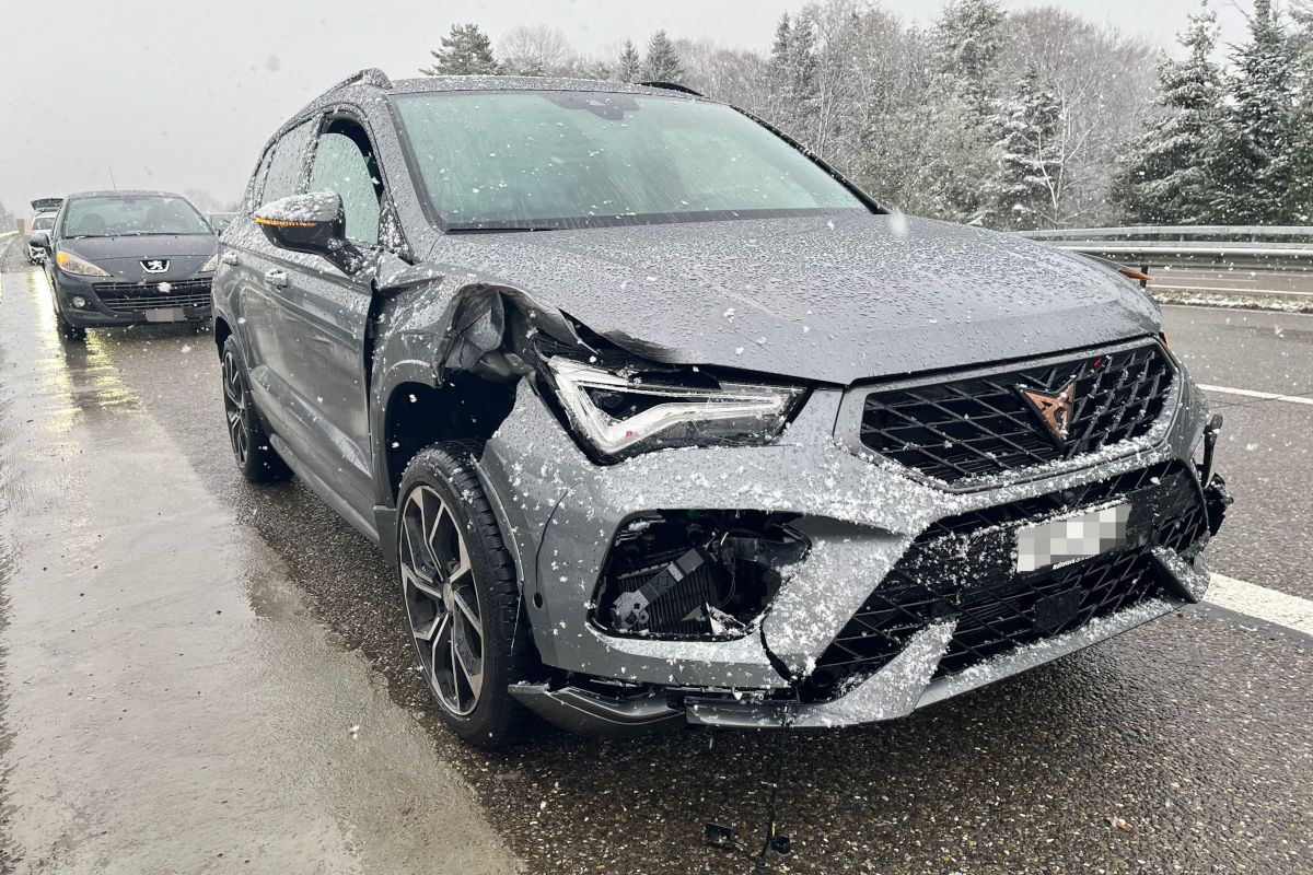 Kanton St.Gallen – Zahlreiche Unfälle auf winterlichen Strassen