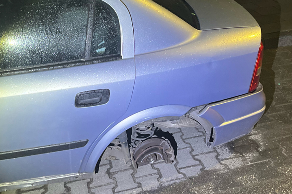 Mönchengladbach – Diensthund stellt flüchtigen Fahrer nach Unfall