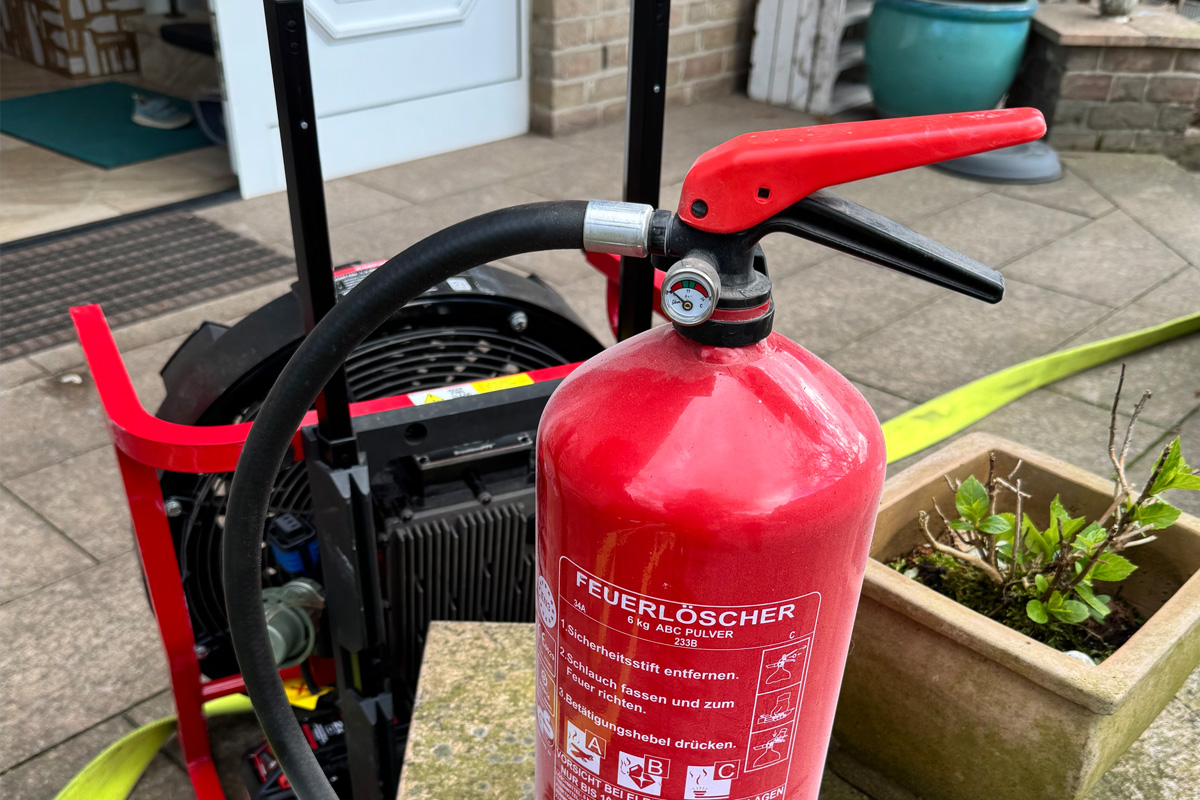 Dinslaken – Haustiere bei Kellerbrand in Wohnhaus gerettet