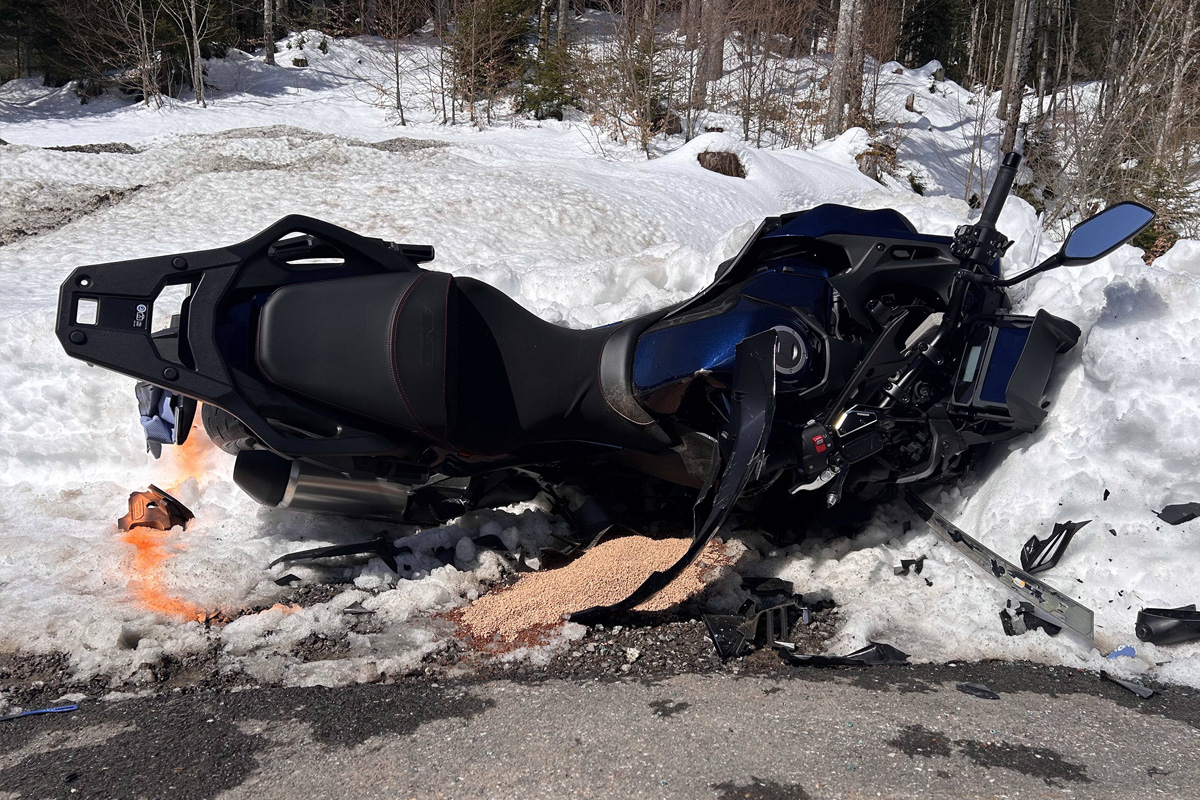 Ennetbühl SG – Motorradfahrer bei Kollision mit Auto verletzt