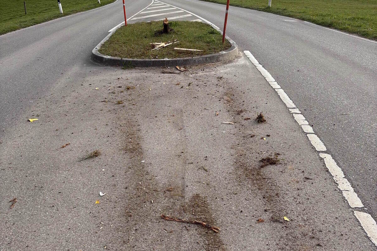 Oberbüren SG – Fahrunfähig in Verkehrsinsel geprallt