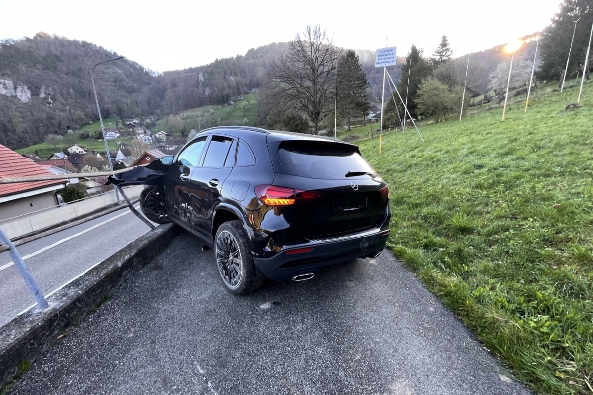 A2 Eptingen BL – Flucht vor Polizei endet mit Unfall