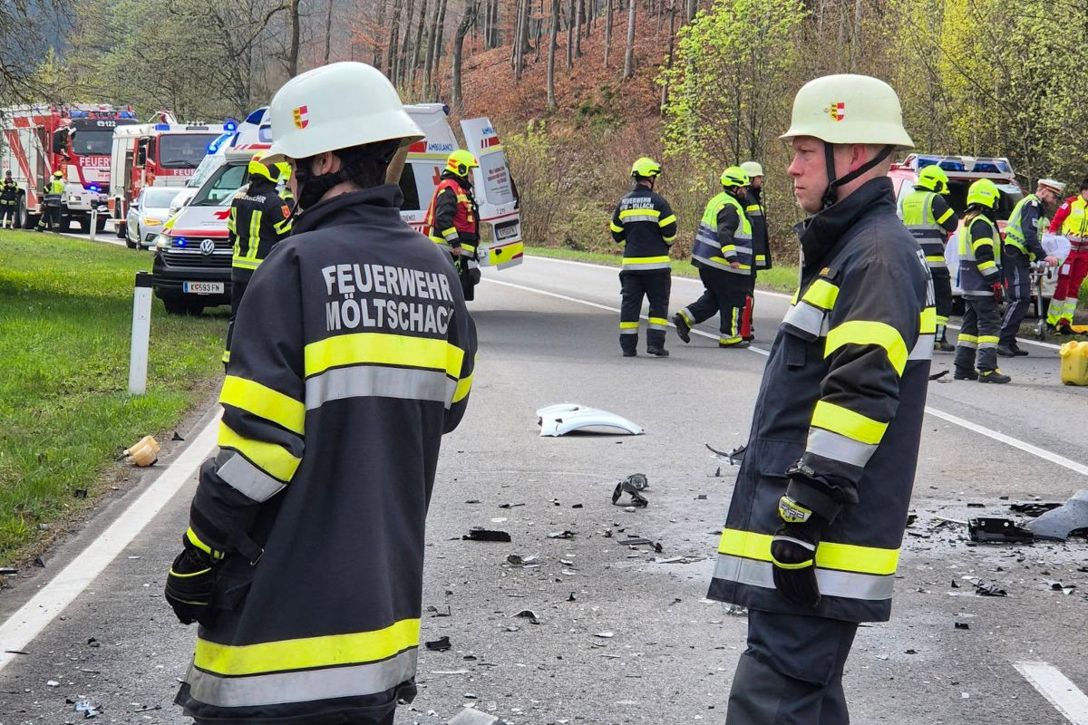 Villach – Zwei Verletzte nach Unfall auf Bundesstraße
