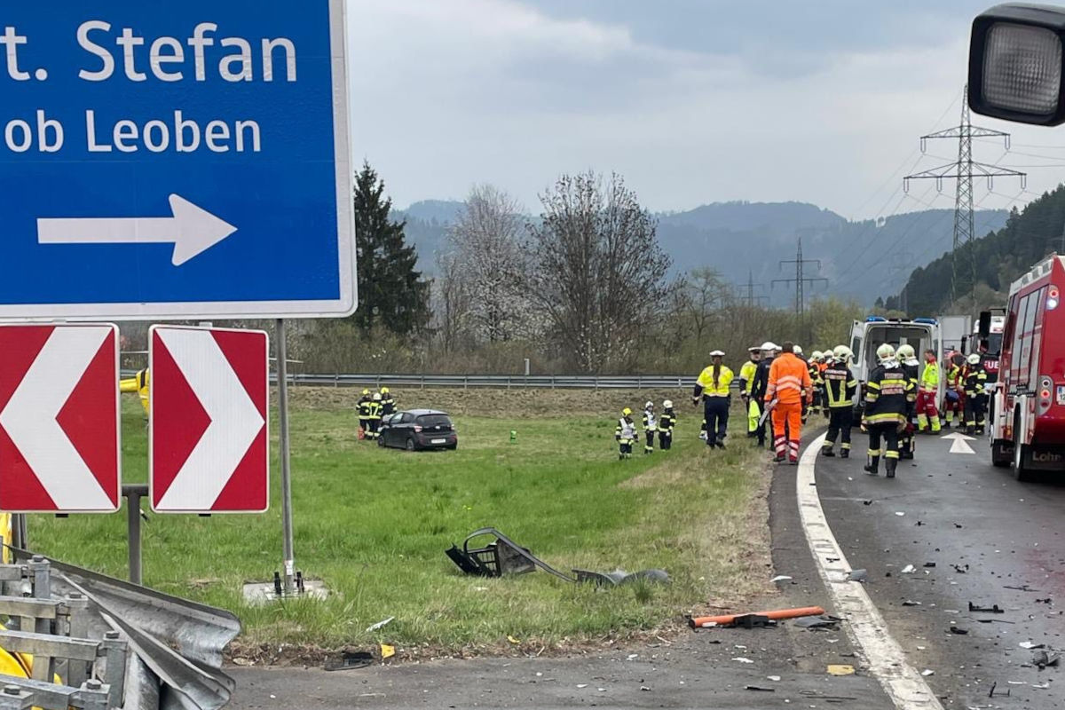 Unfall bei St. Stefan ob Leoben – Pkw prallt gegen Aufpralldämpfer