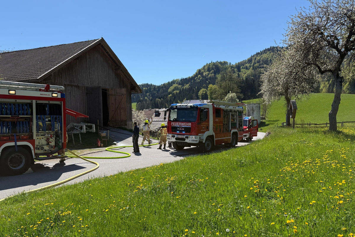 Breitenbach am Inn – Brand in Wohnhaus fordert Verletzte