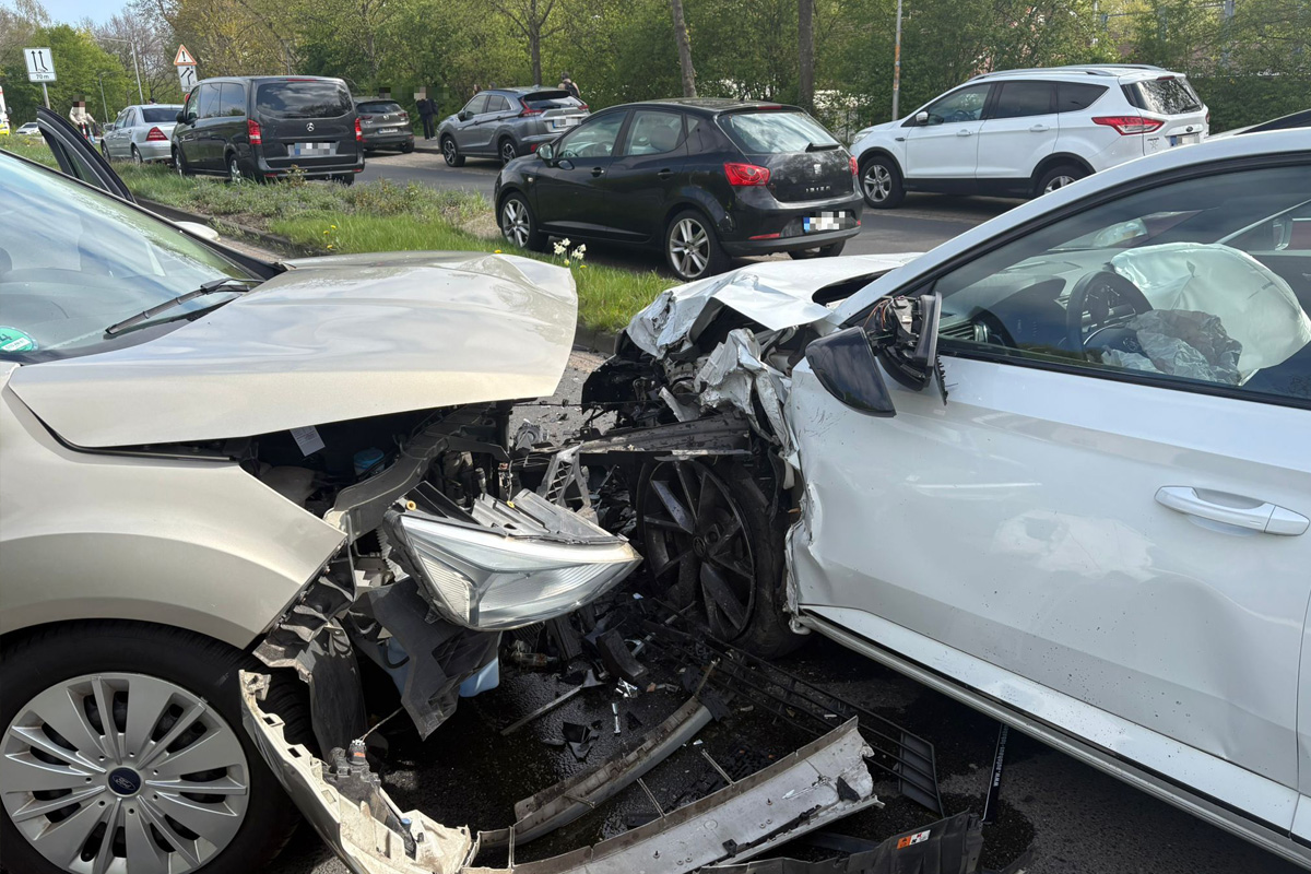 Buxtehude – Frontaler Unfall mit sechs Verletzten