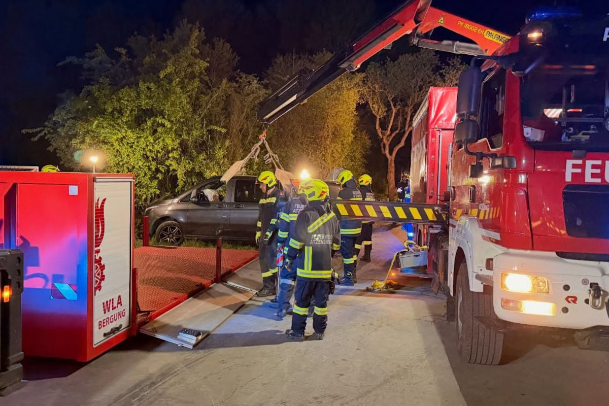 Atzenbrugg – Tödlicher Unfall mit mehreren Verletzten