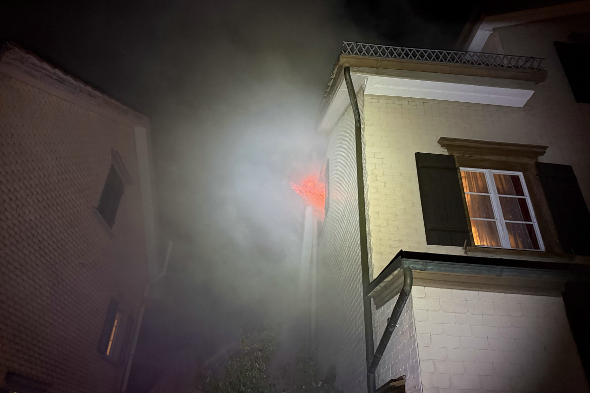 Beim Eintreffen der Feuerwehr waren die Flammen gut sichtbar.