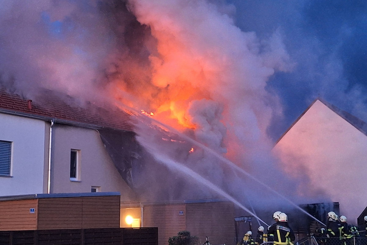 Thaya – Großer Brand zerstört Reihenhaus im Ortszentrum