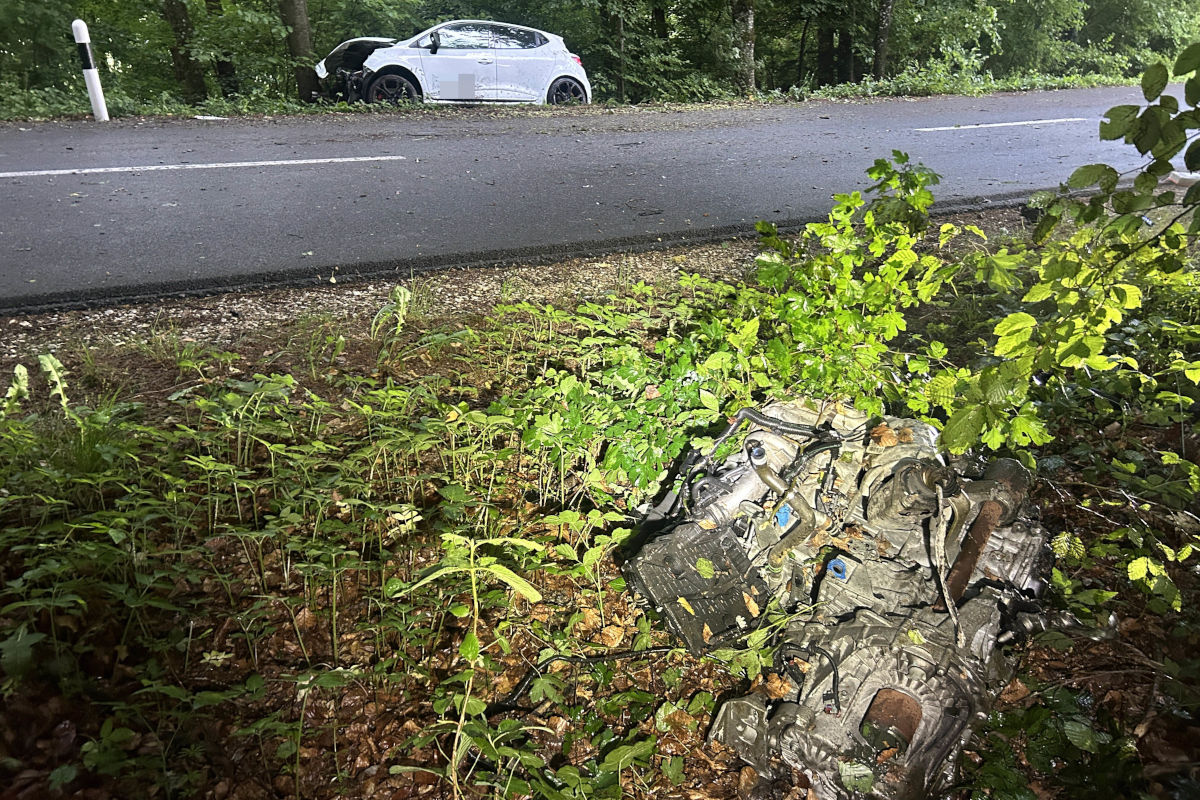 Die Strasse musste während der Bergung gesperrt werden.