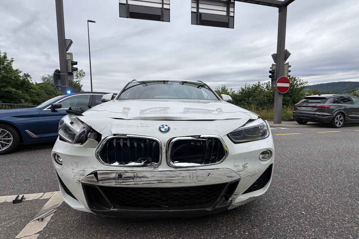 An beiden Fahrzeugen entstand erheblicher Sachschaden.