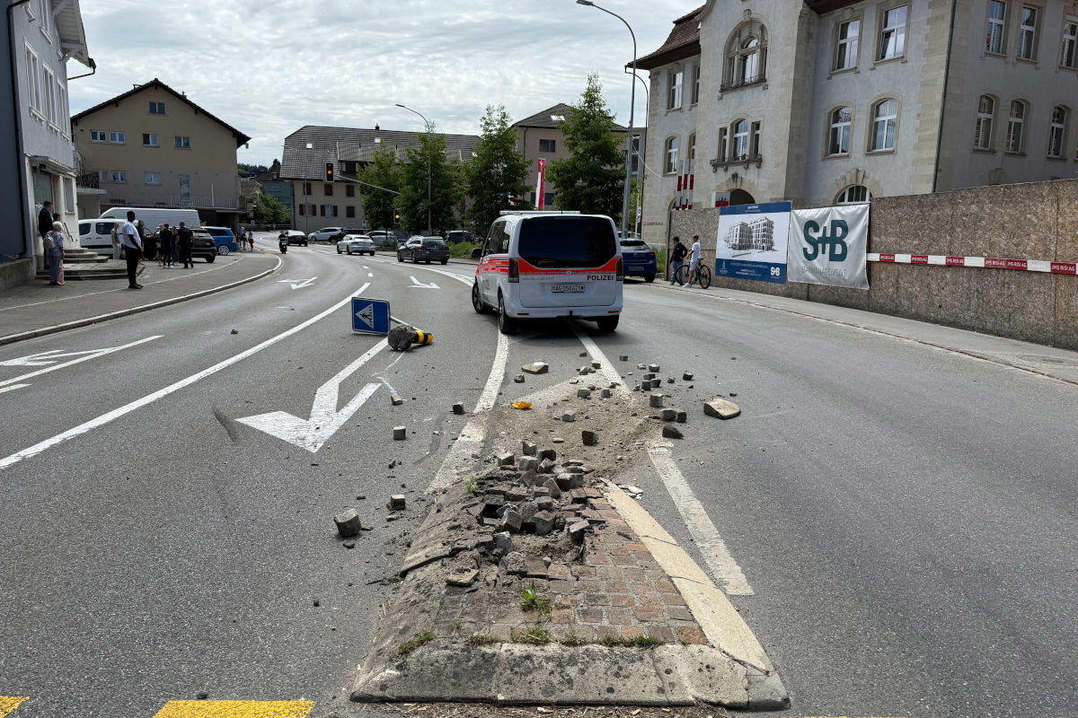 Passanten verhinderten die Weiterfahrt, indem sie den Fahrzeugschlüssel entfernten.