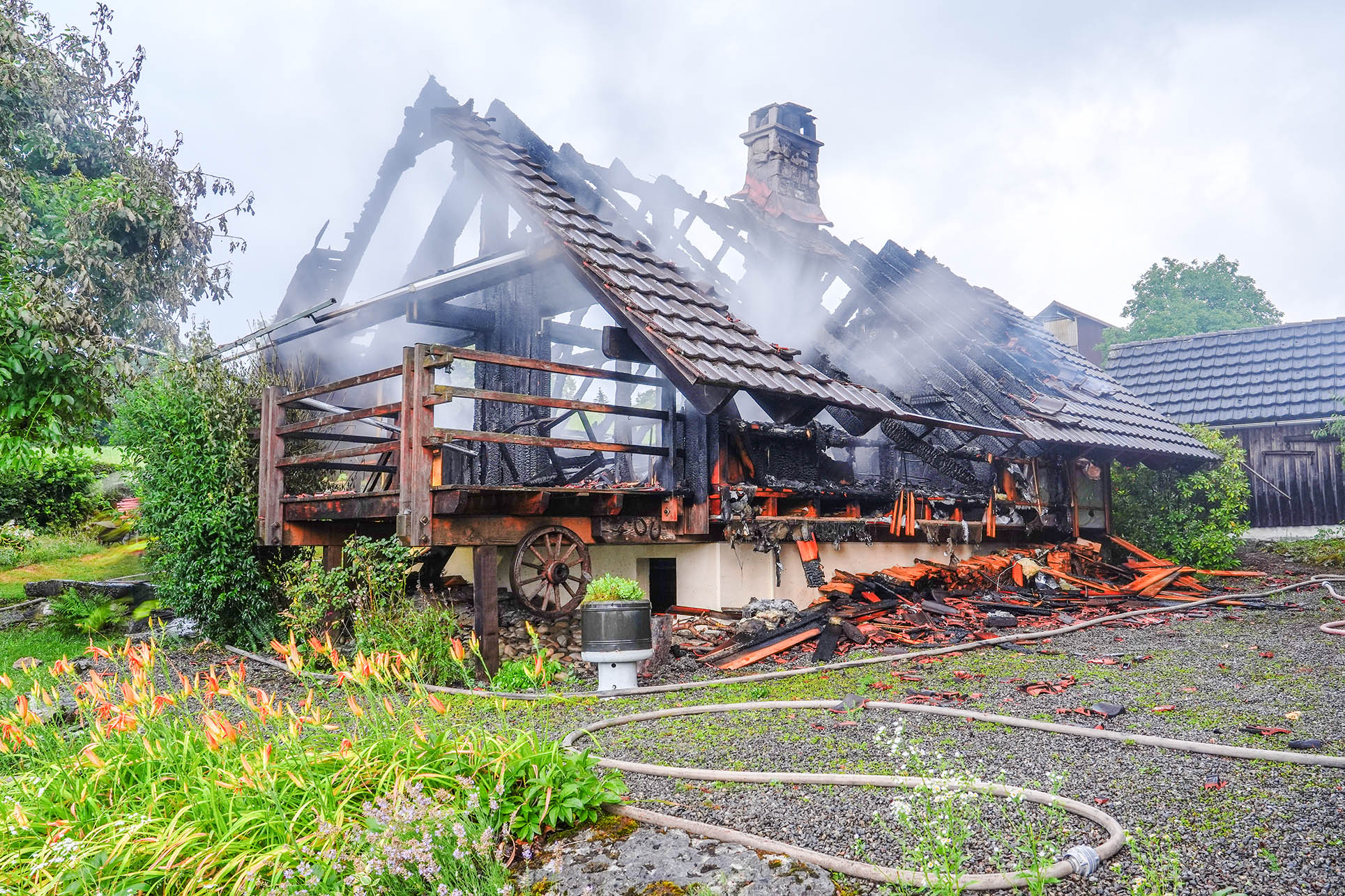 Das Haus ist komplett abgebrannt