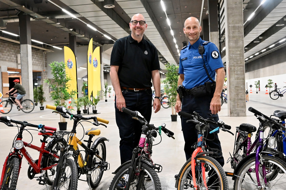 Auf der Verkehrsschulungsanlage üben Kinder das sichere Velofahren im geschützten Raum.