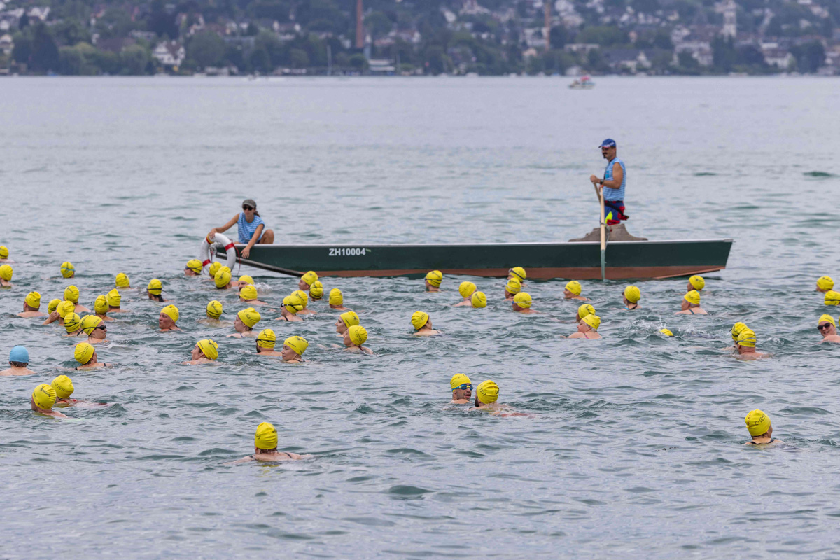 Rund 100 Rettungsschwimmer sorgten für einen sicheren Anlass auf dem Zürichsee.