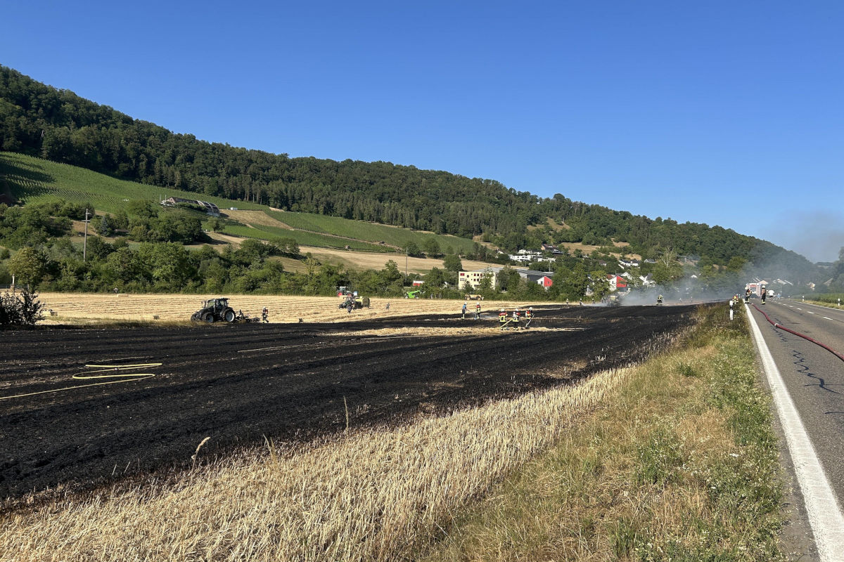Der Brand brach während der Erntearbeiten aus.