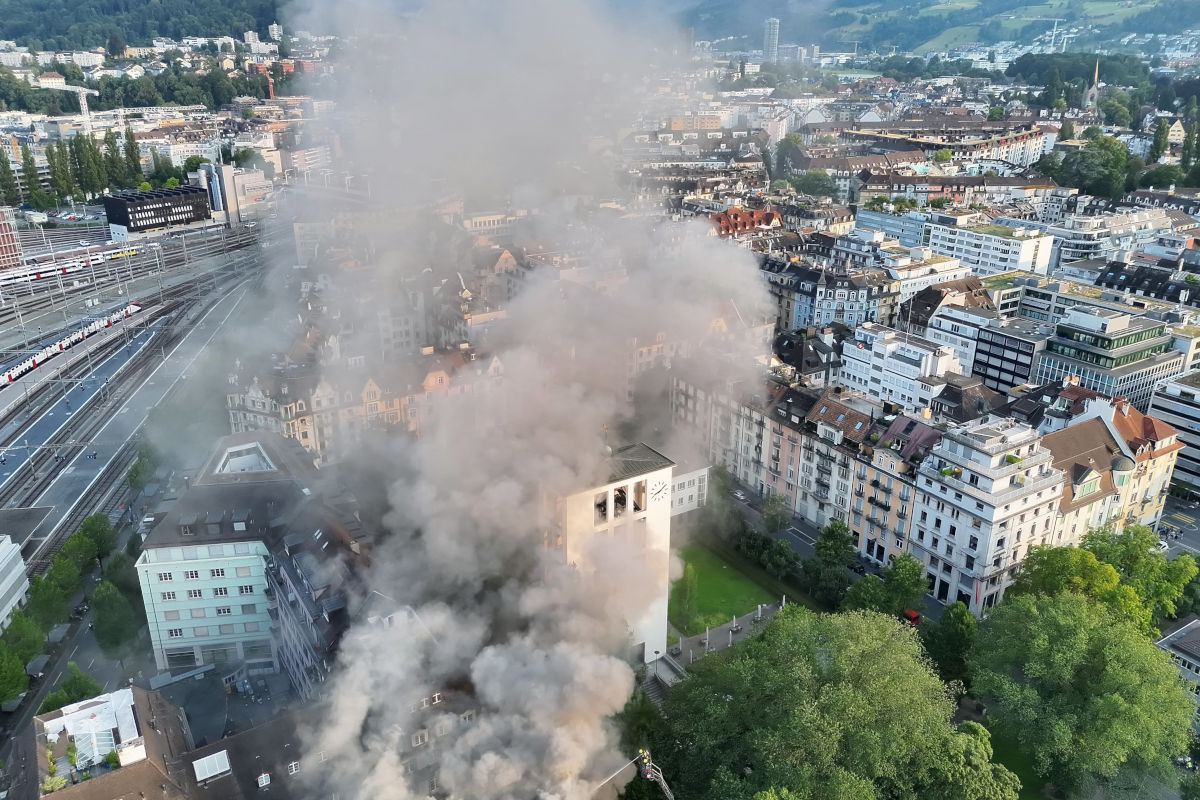 Die Brandursache wird von der Polizei untersucht.