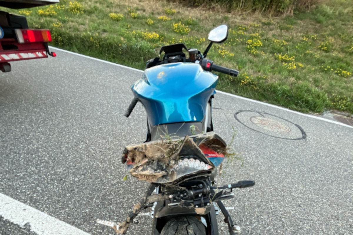 Die Rega flog den 25-Jährigen nach der Erstversorgung ins Spital.