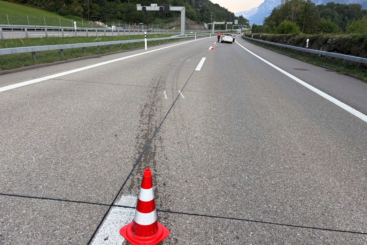 Der Selbstunfall ereignete sich auf der A3 bei Mols.