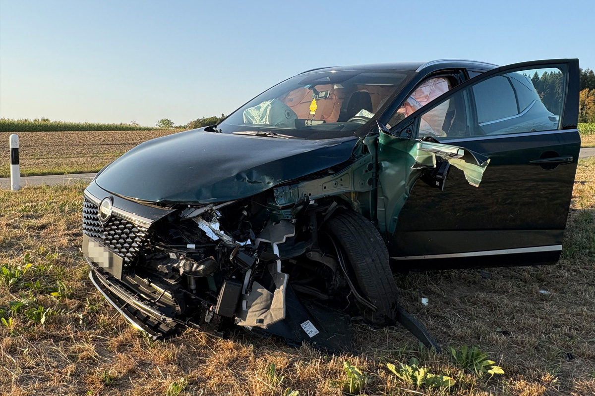 Das Auto, das Richtung Mettlen unterwegs war, erlitt Totalschaden.