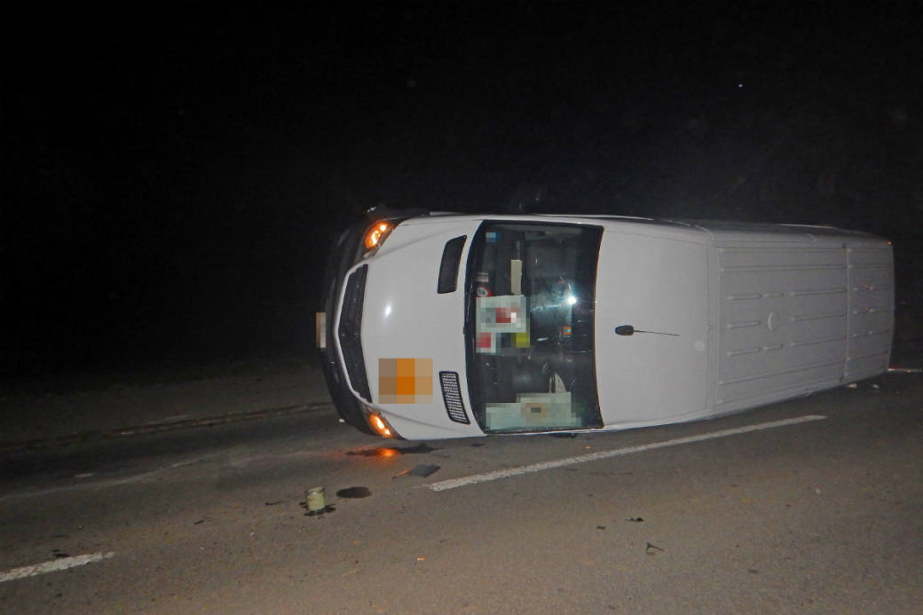 Die beiden Insassen im Lieferwagen blieben unverletzt.