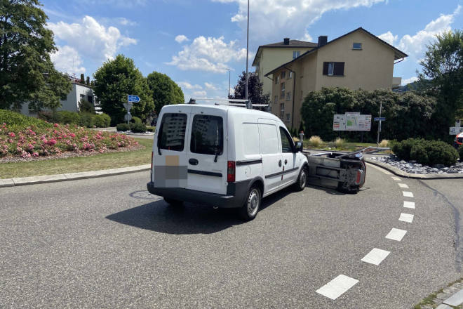 Unfall in Neuenhof AG – Verletzte Person bei Kollision mit Elektromobil