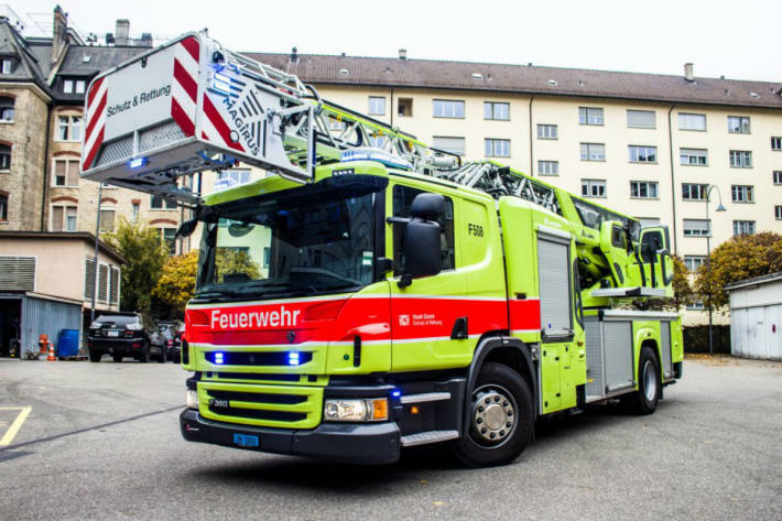 Vollbrand in Zürich erfordert grossen Einsatz der Rettungskräfte. (Symbolbild)