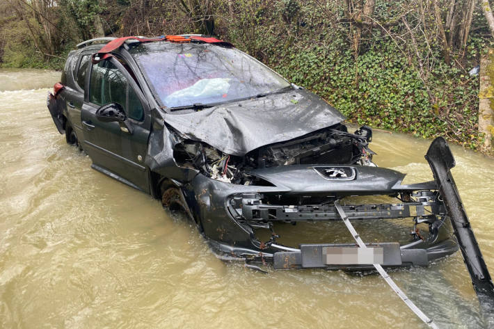 Selbstunfall einer 55-jährigen Automobilistin