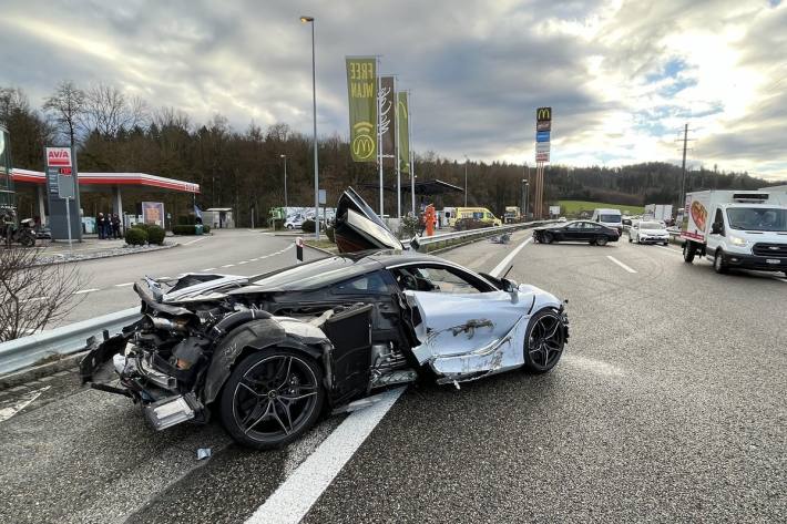 Nach dem Unfall kam es zu Verkehrsbehinderungen