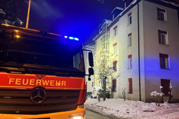 Eine Frau wurde bei einem Brand in St. Gallen schwer verletzt.