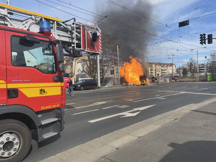 Gasleitung dicht: Feuerwehr beendet Einsatz nach Explosion in Dresden