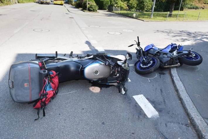 An beiden Motorrädern entstand Sachschaden