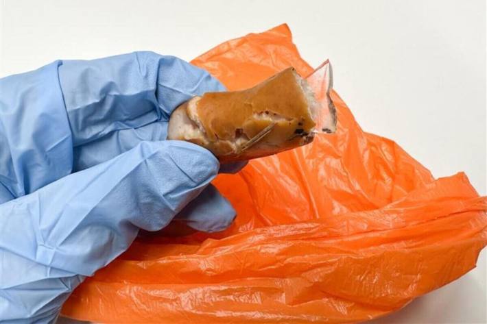 Mit Glasscherben präparierter Hundeköder