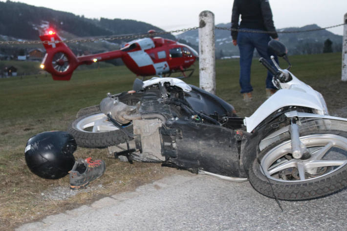 16-Jähriger stürzt mit Motorrad in Steinegg