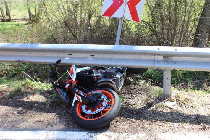 Der Fahrer kam in Kreimbach-Kaulbach linksseitig von der Fahrbahn ab und landete im Straßengraben