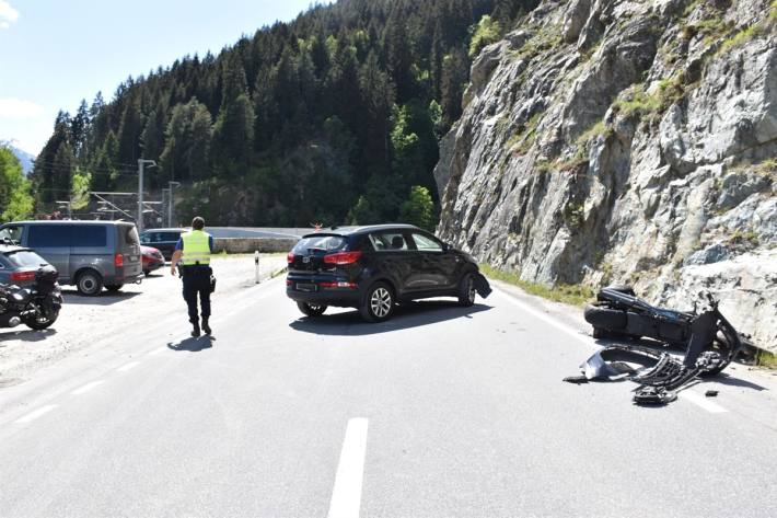 In Sumvitg verunfallte ein Motorradlenker.