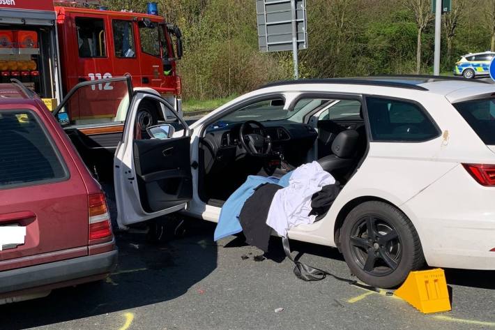 Zwei Verletzte bei Verkehrsunfall in Recklinghausen-Röllinghausen.