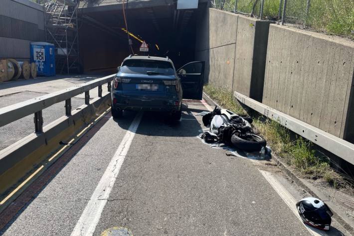 Der Töfffahrer wurde bei dem Unfall verletzt