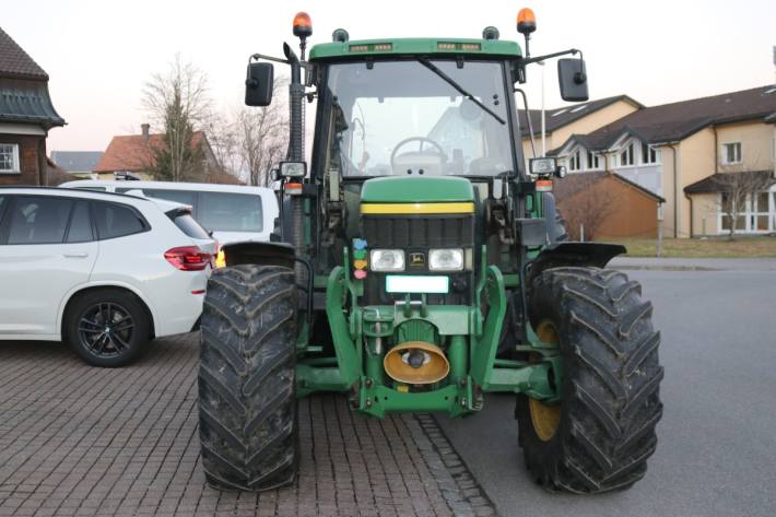 In Meistersrüte AI kam es zu einer Kollision zwischen E-Bike und Traktor.