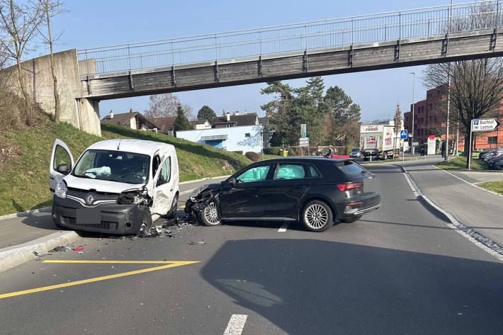 An beiden Fahrzeugen entstand beträchtlicher Sachschaden