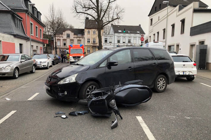 Zwei Verletzte bei Verkehrsunfall in Eschweiler