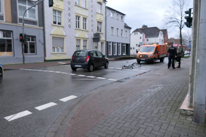 Radfahrerin bei Unfall verletzt