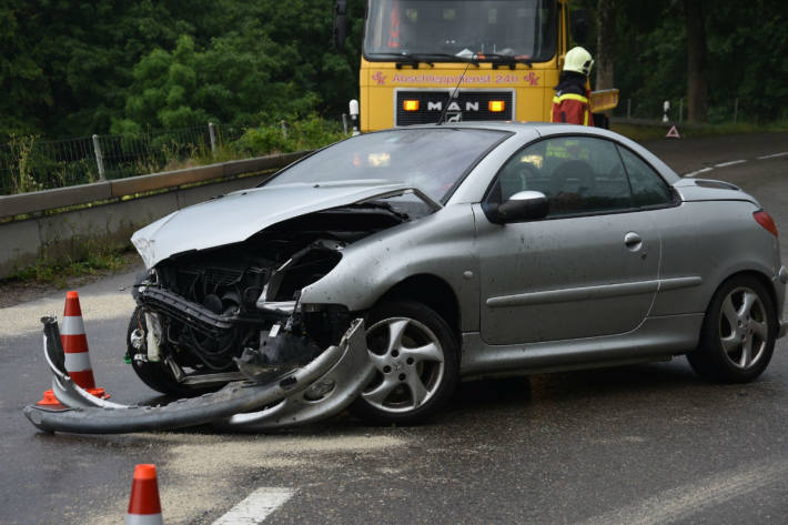 Da Auto wurde stark beschädigt.