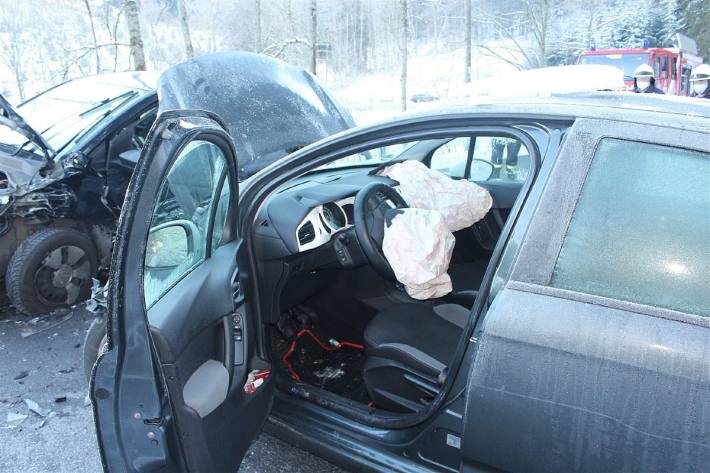 Beim Unfall heute Morgen in Oedingen wurden zwei Personen verletzt