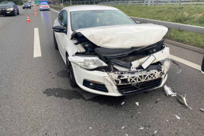 Auf der A14 bei Zug hat sich ein Auffahrunfall ereignet.