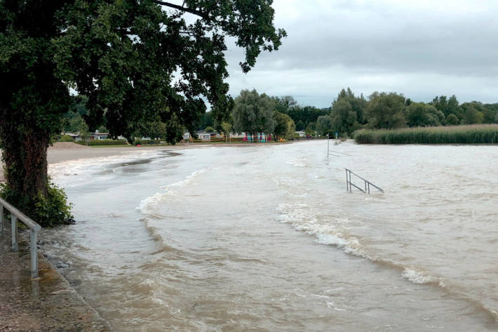 Die Kantone Freiburg, Waadt und Neuenburg koordinieren sich wegen der Unwetter