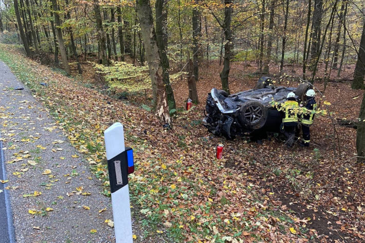 PKW überschlägt sich bei Verkehrsunfall